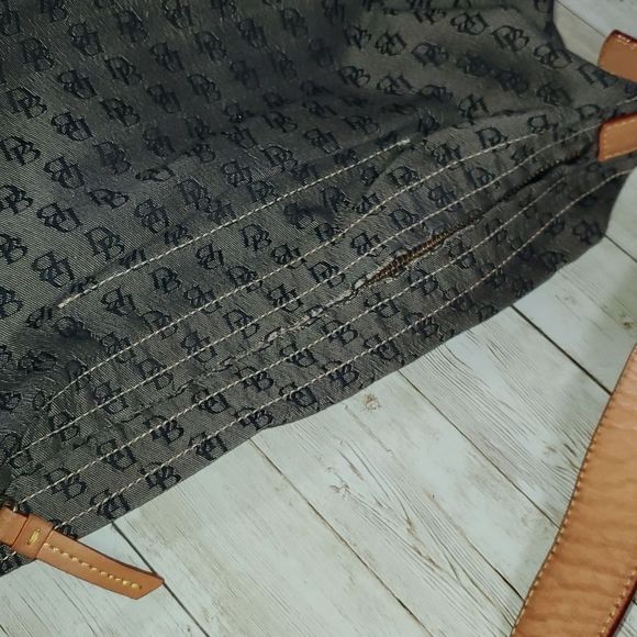 Dooney & Bourke Signature Logo Initial Grey Black Cloth Purse Leather Strap - Picture 13 of 16